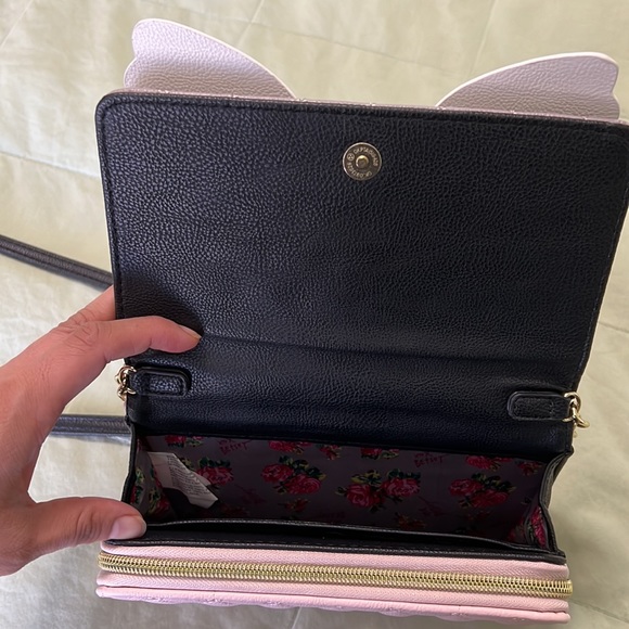 Betsey Johnson crossbody purse - Picture 5 of 10